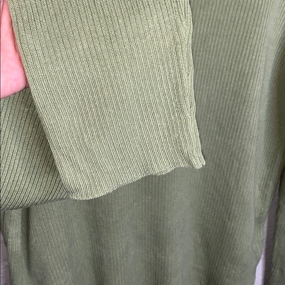 Green Ribbed Turtle Neck Top - Picture 5 of 6